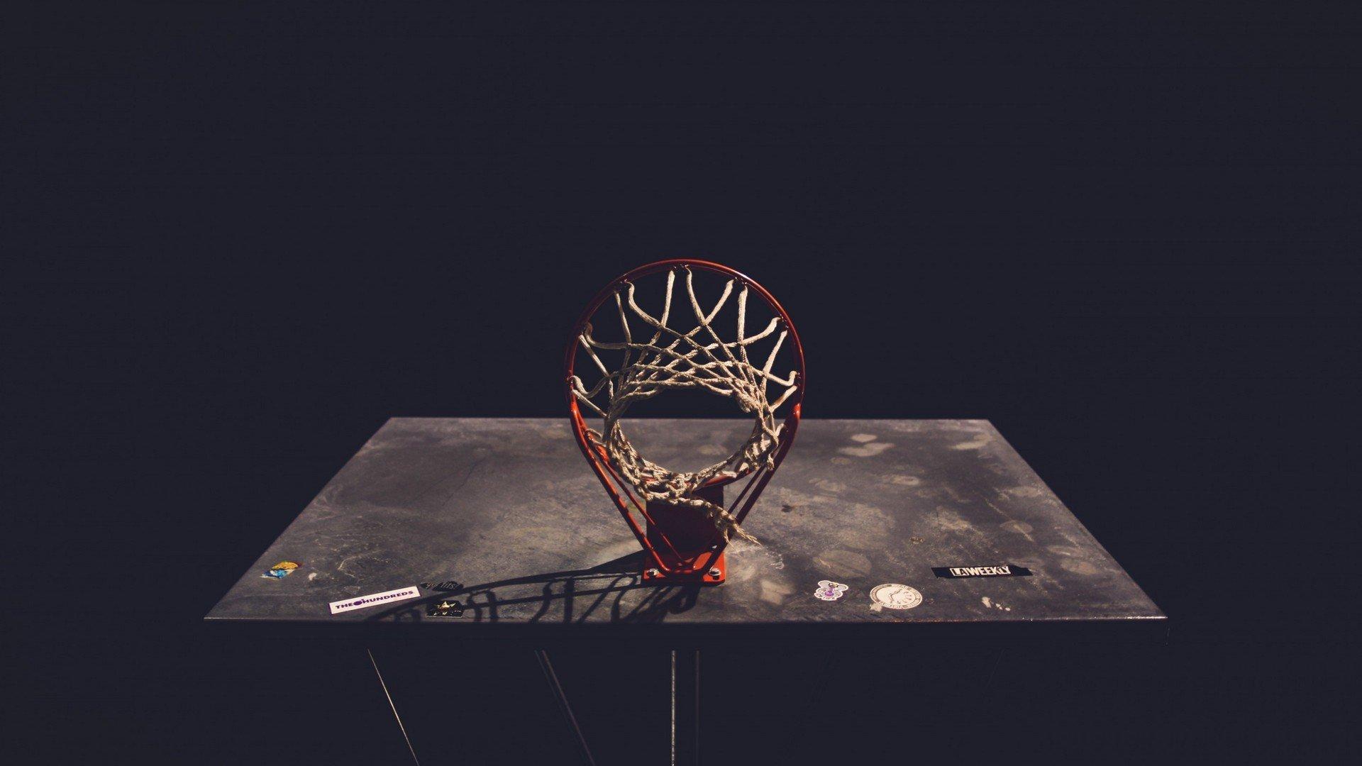 库里狂砍50分率勇士逆转取胜,三分雨浇灭对手反扑希望